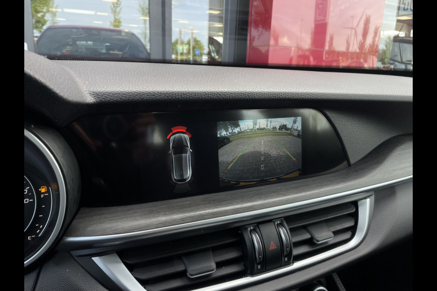 Alfa Romeo Stelvio 2.0 T AWD Ti | Stoel/Stuurverwarming | 20" Velgen | Camera