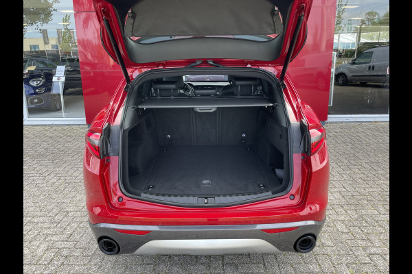 Alfa Romeo Stelvio 2.0 T AWD Ti | Stoel/Stuurverwarming | 20" Velgen | Camera