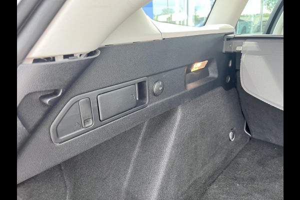 Ford FOCUS Wagon 1.0 EcoBoost Trend Edition Business 125pk | Navigatie | Trekhaak |