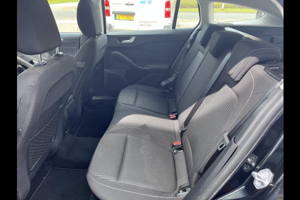 Ford FOCUS Wagon 1.0 EcoBoost Trend Edition Business 125pk | Navigatie | Trekhaak |