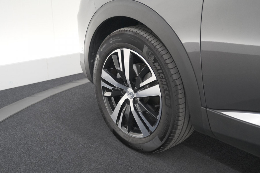 Peugeot 3008 PureTech 130 EAT8 GT | Camera | Adaptieve Cruise Control | Elektrische Kofferklep | Dodehoekdetectie