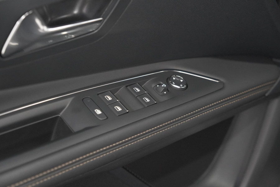 Peugeot 3008 PureTech 130 EAT8 GT | Camera | Adaptieve Cruise Control | Elektrische Kofferklep | Dodehoekdetectie