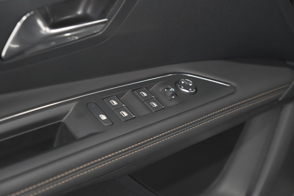 Peugeot 3008 PureTech 130 EAT8 GT | Camera | Adaptieve Cruise Control | Elektrische Kofferklep | Dodehoekdetectie
