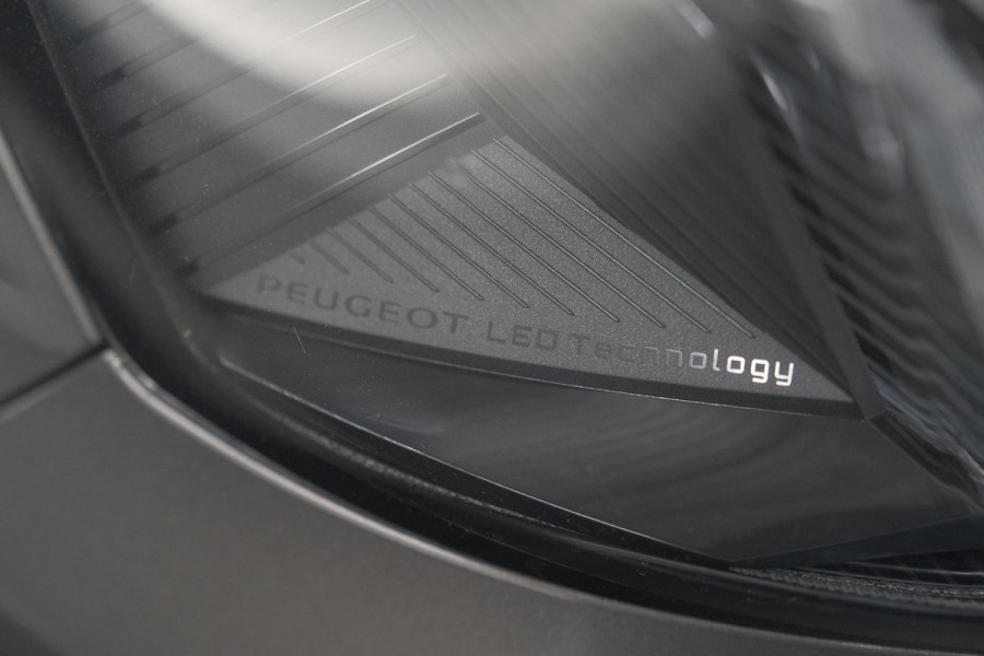 Peugeot 3008 PureTech 130 EAT8 GT | Camera | Adaptieve Cruise Control | Elektrische Kofferklep | Dodehoekdetectie
