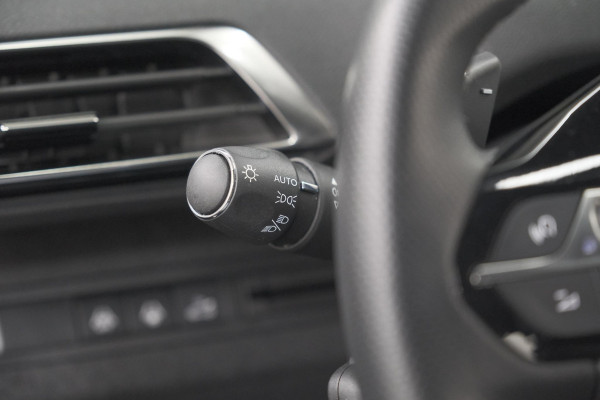 Peugeot 3008 PureTech 130 EAT8 GT | Camera | Adaptieve Cruise Control | Elektrische Kofferklep | Dodehoekdetectie