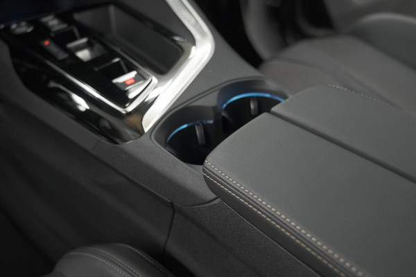 Peugeot 3008 PureTech 130 EAT8 GT | Camera | Adaptieve Cruise Control | Elektrische Kofferklep | Dodehoekdetectie