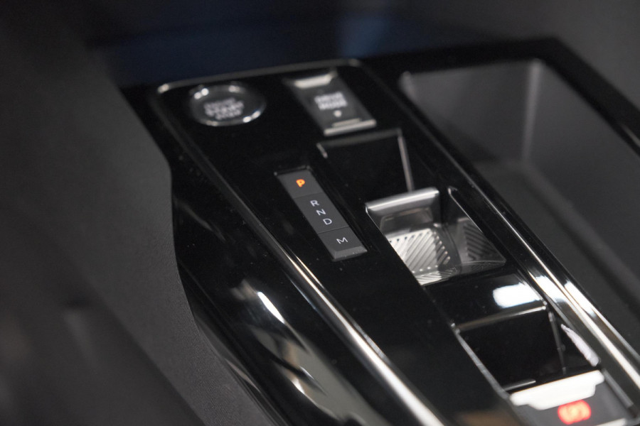 Peugeot 3008 PureTech 130 EAT8 GT | Camera | Adaptieve Cruise Control | Elektrische Kofferklep | Dodehoekdetectie