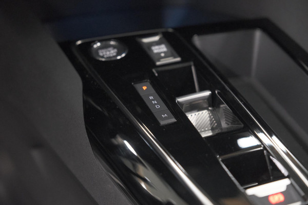 Peugeot 3008 PureTech 130 EAT8 GT | Camera | Adaptieve Cruise Control | Elektrische Kofferklep | Dodehoekdetectie