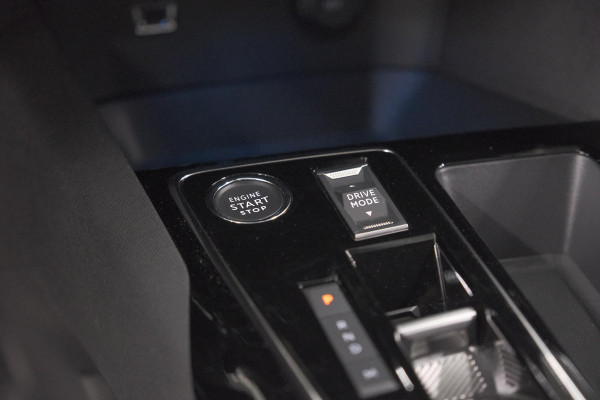Peugeot 3008 PureTech 130 EAT8 GT | Camera | Adaptieve Cruise Control | Elektrische Kofferklep | Dodehoekdetectie
