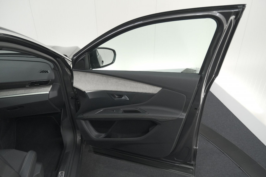 Peugeot 3008 PureTech 130 EAT8 GT | Camera | Adaptieve Cruise Control | Elektrische Kofferklep | Dodehoekdetectie