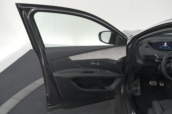 Peugeot 3008 PureTech 130 EAT8 GT | Camera | Adaptieve Cruise Control | Elektrische Kofferklep | Dodehoekdetectie