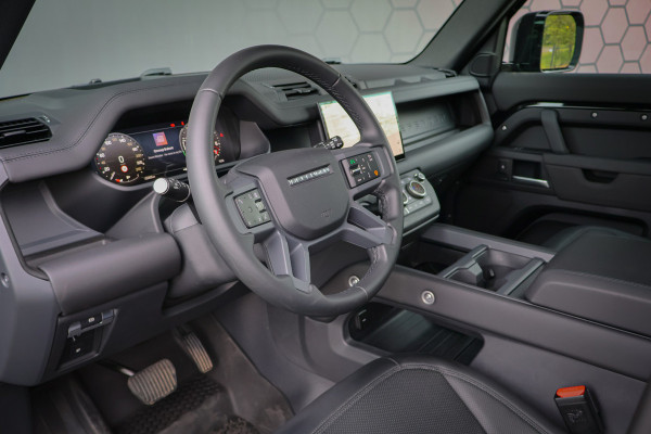 Land Rover Defender 110 2.0 P300e 110 X-Dynamic SE | STOELVERWARMING | ADATIVE CRUISE | STUURVERWARMING | PANORAMADAK | 360 CAMERA | HEAD UP |
