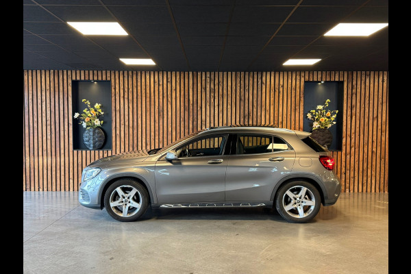 Mercedes-Benz GLA 180 Business Solution AMG / NAP / BTW / Pano / Keyless / Camera / Stoelverwarming