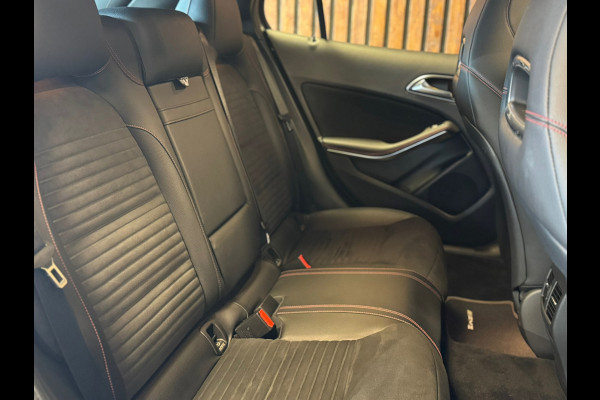 Mercedes-Benz GLA 180 Business Solution AMG / NAP / BTW / Pano / Keyless / Camera / Stoelverwarming