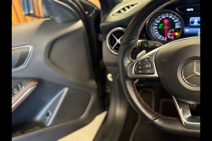 Mercedes-Benz GLA 180 Business Solution AMG / NAP / BTW / Pano / Keyless / Camera / Stoelverwarming