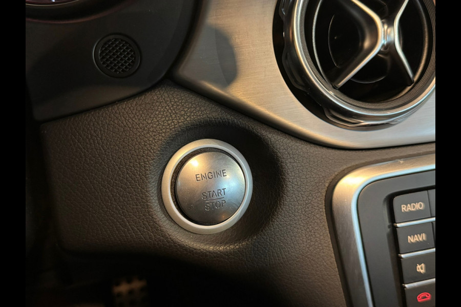 Mercedes-Benz GLA 180 Business Solution AMG / NAP / BTW / Pano / Keyless / Camera / Stoelverwarming