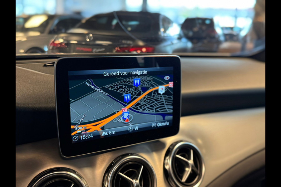 Mercedes-Benz GLA 180 Business Solution AMG / NAP / BTW / Pano / Keyless / Camera / Stoelverwarming