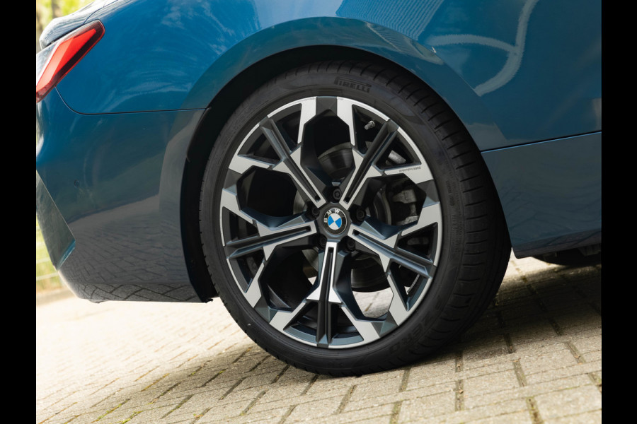 BMW 4 Serie Cabrio 420i M-Sport - Trekhaak - Harman Kardon - Air Collar - ACC - Stuurwiel Verwarmd