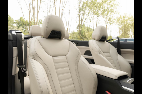 BMW 4 Serie Cabrio 420i M-Sport - Trekhaak - Harman Kardon - Air Collar - ACC - Stuurwiel Verwarmd