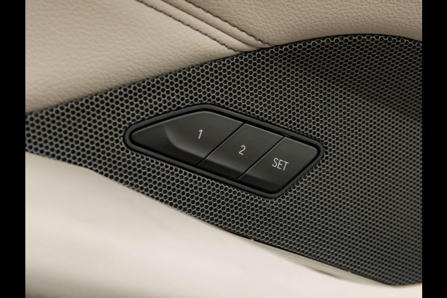 BMW 4 Serie Cabrio 420i M-Sport - Trekhaak - Harman Kardon - Air Collar - ACC - Stuurwiel Verwarmd