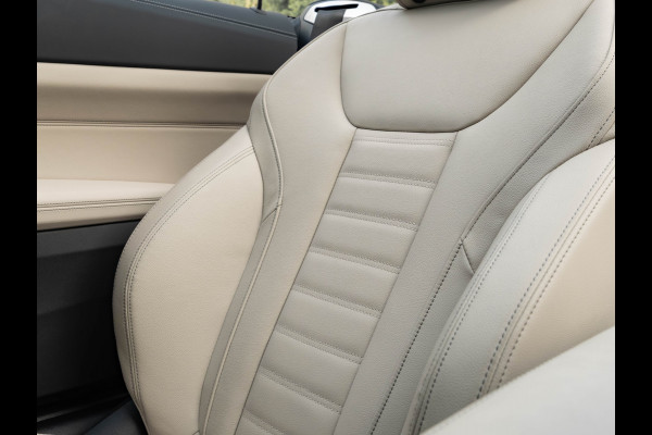 BMW 4 Serie Cabrio 420i M-Sport - Trekhaak - Harman Kardon - Air Collar - ACC - Stuurwiel Verwarmd