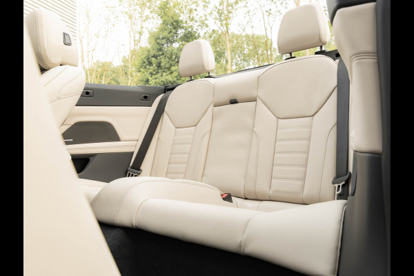 BMW 4 Serie Cabrio 420i M-Sport - Trekhaak - Harman Kardon - Air Collar - ACC - Stuurwiel Verwarmd