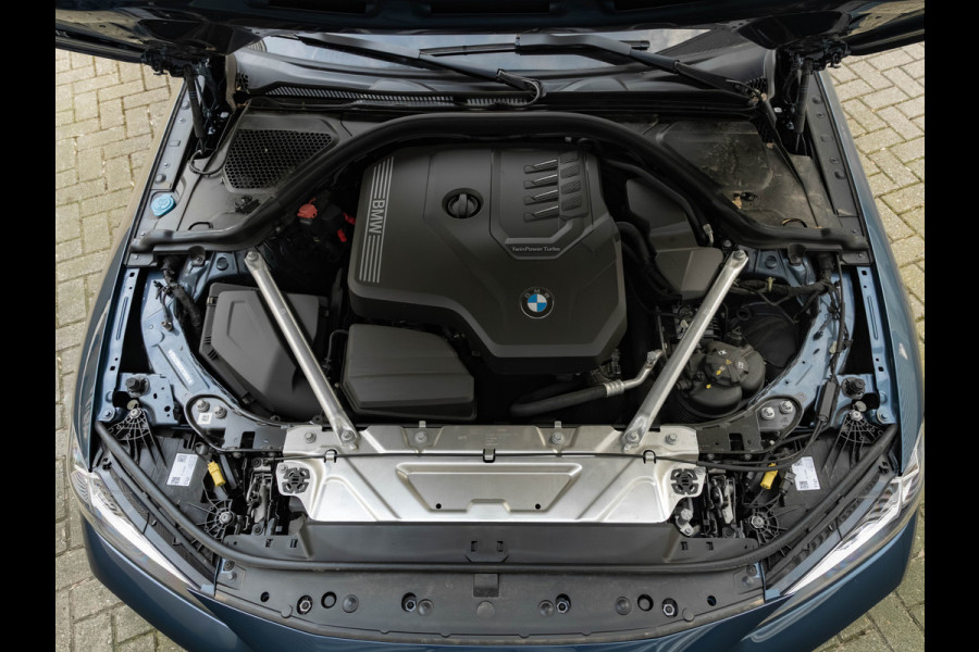 BMW 4 Serie Cabrio 420i M-Sport - Trekhaak - Harman Kardon - Air Collar - ACC - Stuurwiel Verwarmd