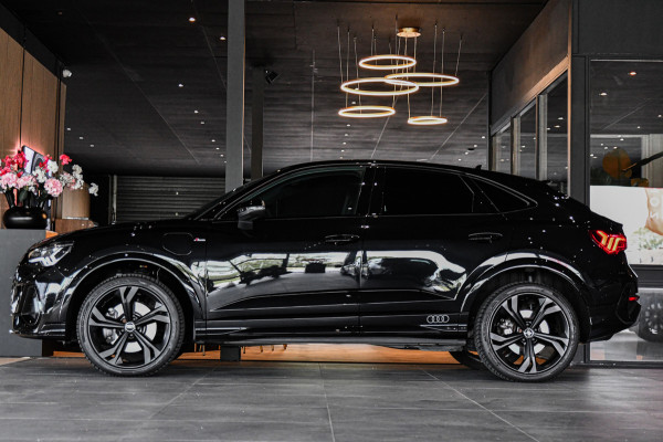 Audi Q3 Sportback 45 TFSI e 3x S-Line, Sonos. Matrix, Leder, 20", Keyless, Camera, Dodehoek, Ambient, Carplay!