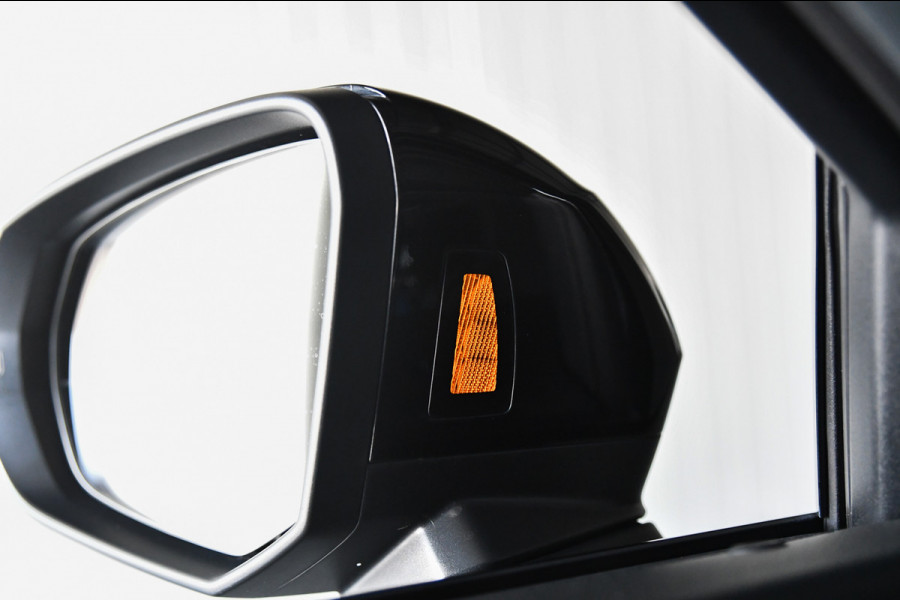 Audi Q3 Sportback 45 TFSI e 3x S-Line, Sonos. Matrix, Leder, 20", Keyless, Camera, Dodehoek, Ambient, Carplay!