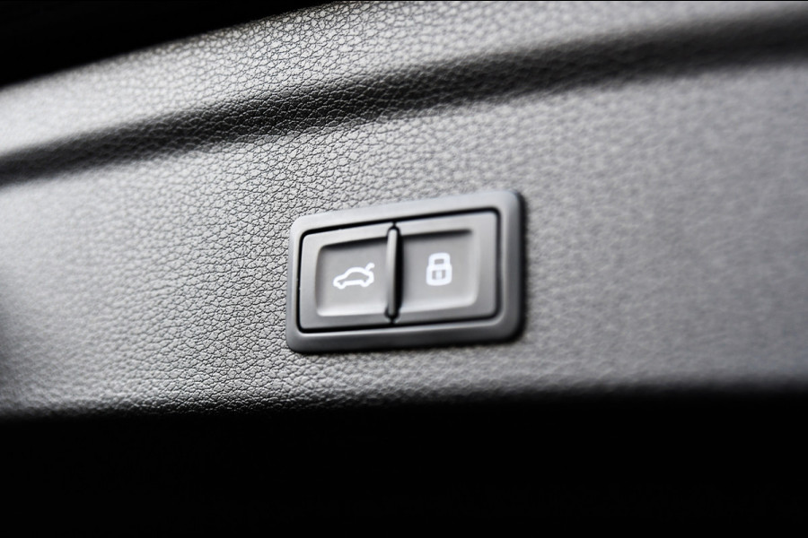 Audi Q3 Sportback 45 TFSI e 3x S-Line, Sonos. Matrix, Leder, 20", Keyless, Camera, Dodehoek, Ambient, Carplay!