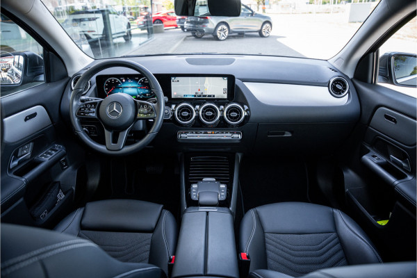 Mercedes-Benz GLA 250 e Style ** Panodak ** Trekhaak ** LED **
