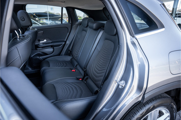 Mercedes-Benz GLA 250 e Style ** Panodak ** Trekhaak ** LED **