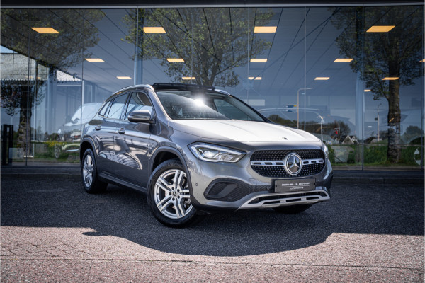 Mercedes-Benz GLA 250 e Style ** Panodak ** Trekhaak ** LED **