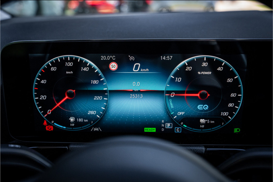 Mercedes-Benz GLA 250 e Style ** Panodak ** Trekhaak ** LED **