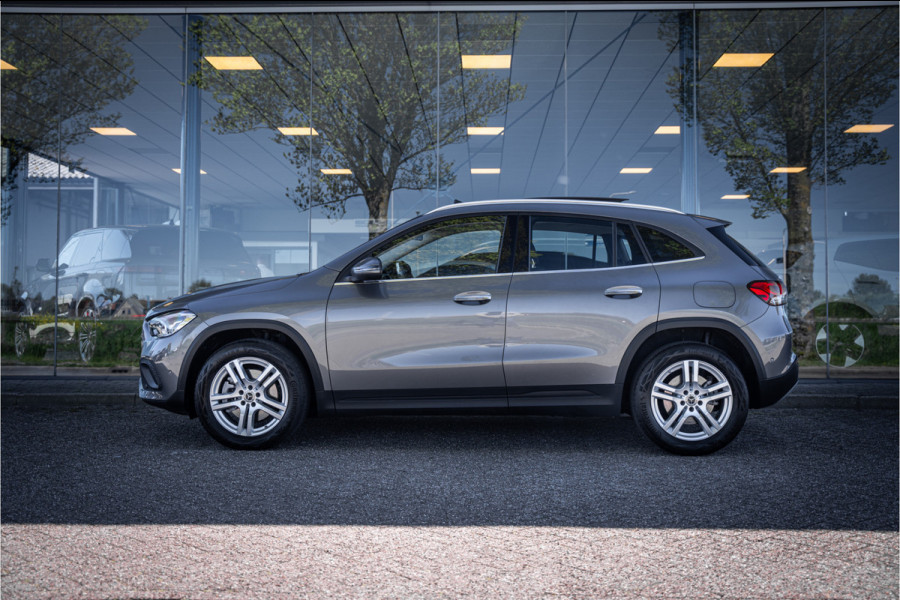 Mercedes-Benz GLA 250 e Style ** Panodak ** Trekhaak ** LED **