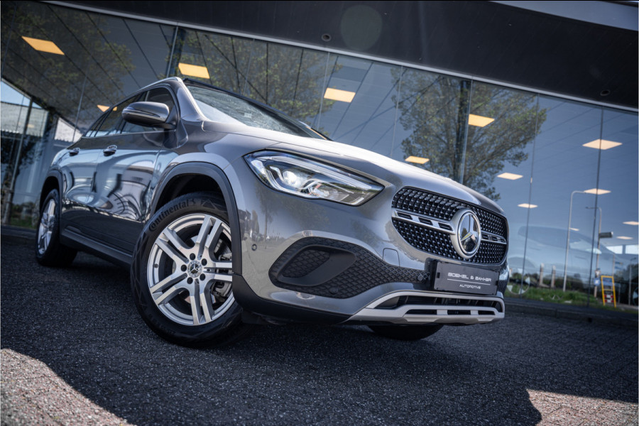 Mercedes-Benz GLA 250 e Style ** Panodak ** Trekhaak ** LED **
