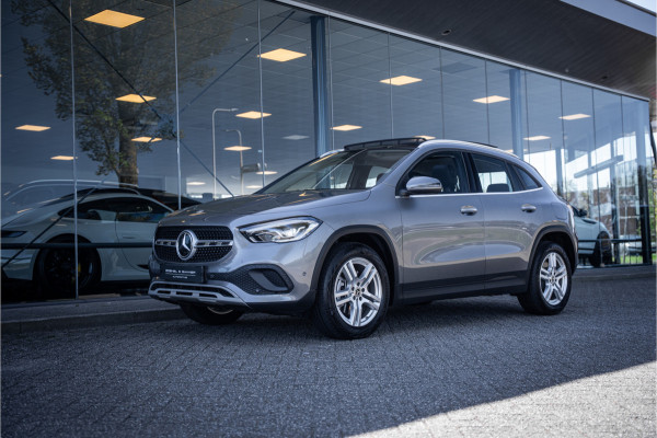 Mercedes-Benz GLA 250 e Style ** Panodak ** Trekhaak ** LED **