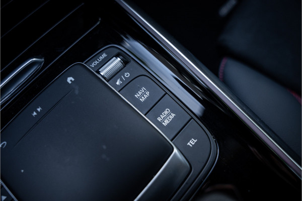 Mercedes-Benz GLA 250 e Style ** Panodak ** Trekhaak ** LED **