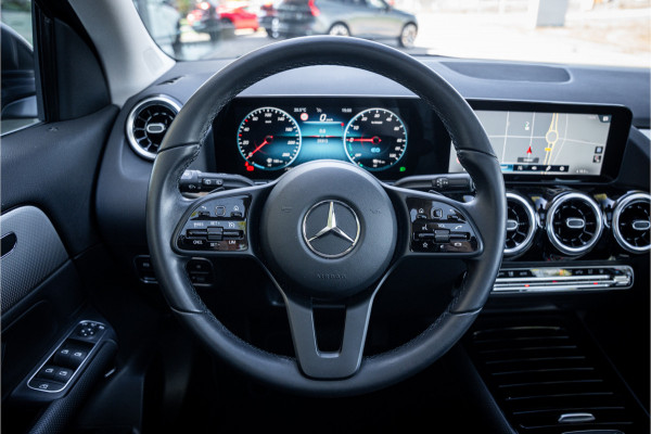 Mercedes-Benz GLA 250 e Style ** Panodak ** Trekhaak ** LED **