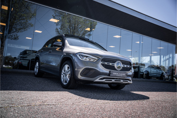 Mercedes-Benz GLA 250 e Style ** Panodak ** Trekhaak ** LED **