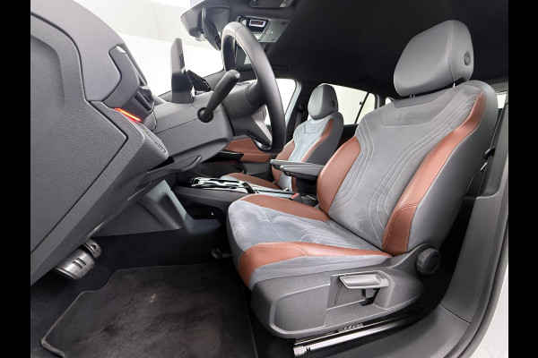 Volkswagen ID.4 First 82kWh Trekhaak Warmtepomp SOH 90% Adap.Cruise Stoelverwarming Apple Carplay Android Auto Navi Ecc Camera Lmv 20" Voorruitverwarming Privacy Glas Led DAB 1.000KG Trekgewicht Origineel Nederlandse Auto
