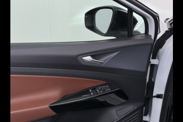 Volkswagen ID.4 First 82kWh Trekhaak Warmtepomp SOH 90% Adap.Cruise Stoelverwarming Apple Carplay Android Auto Navi Ecc Camera Lmv 20" Voorruitverwarming Privacy Glas Led DAB 1.000KG Trekgewicht Origineel Nederlandse Auto