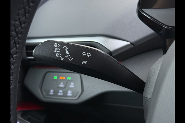 Volkswagen ID.4 First 82kWh Trekhaak Warmtepomp SOH 90% Adap.Cruise Stoelverwarming Apple Carplay Android Auto Navi Ecc Camera Lmv 20" Voorruitverwarming Privacy Glas Led DAB 1.000KG Trekgewicht Origineel Nederlandse Auto