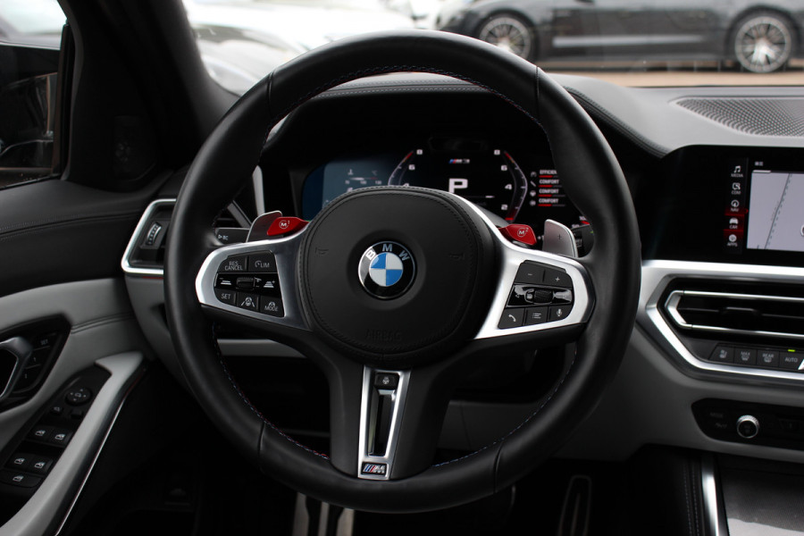 BMW 3 Serie M3 Competition / 360Camera / Carbon / Head-up / Keyless / Leder / 19'' / CarPlay / Dealer onderhouden / Stuur+Stoelverwarming / Dodehoek / DAB / ACC