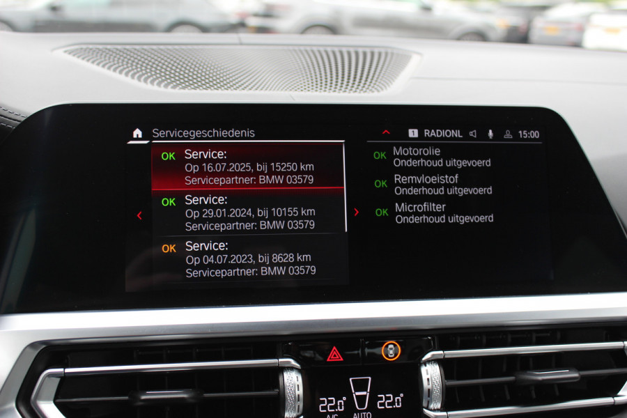 BMW 3 Serie M3 Competition / 360Camera / Carbon / Head-up / Keyless / Leder / 19'' / CarPlay / Dealer onderhouden / Stuur+Stoelverwarming / Dodehoek / DAB / ACC