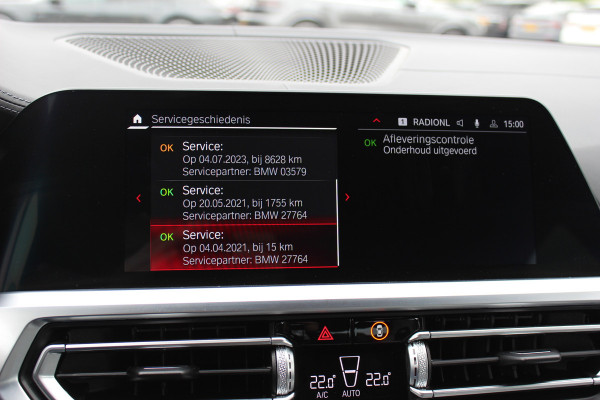 BMW 3 Serie M3 Competition / 360Camera / Carbon / Head-up / Keyless / Leder / 19'' / CarPlay / Dealer onderhouden / Stuur+Stoelverwarming / Dodehoek / DAB / ACC