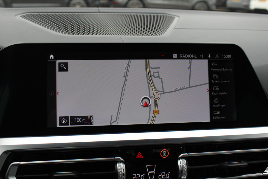 BMW 3 Serie M3 Competition / 360Camera / Carbon / Head-up / Keyless / Leder / 19'' / CarPlay / Dealer onderhouden / Stuur+Stoelverwarming / Dodehoek / DAB / ACC