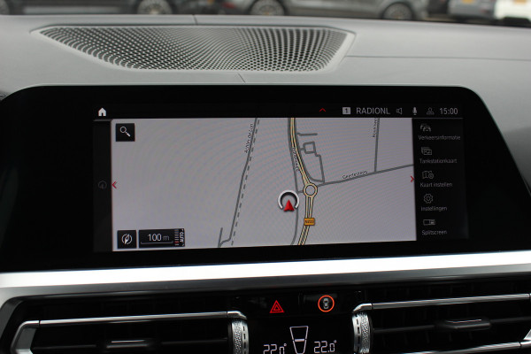 BMW 3 Serie M3 Competition / 360Camera / Carbon / Head-up / Keyless / Leder / 19'' / CarPlay / Dealer onderhouden / Stuur+Stoelverwarming / Dodehoek / DAB / ACC