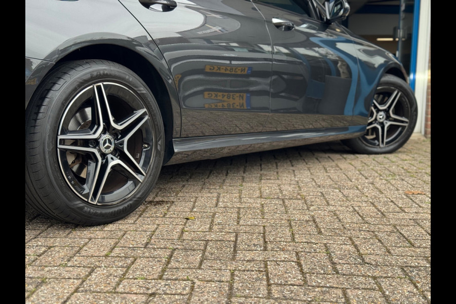 Mercedes-Benz E-Klasse 200 AMG 2022 AUT NAVI LEDER LM NAP!