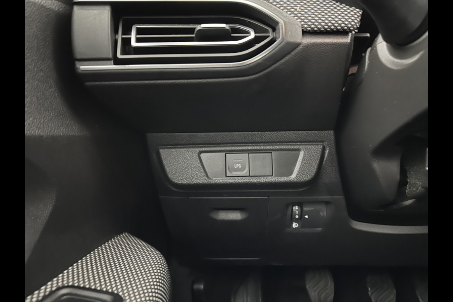 Dacia SANDERO Stepway 1.0 TCe 100 Bi-Fuel Comfort (INCL-BTW) *FULL-LED | NAVI-FULLMAP | BLINDSPOT | HEATED-COMFORTSEATS | CAMERA | KEYLESS | DAB | ECC | PDC | CRUISE | TOWBAR *